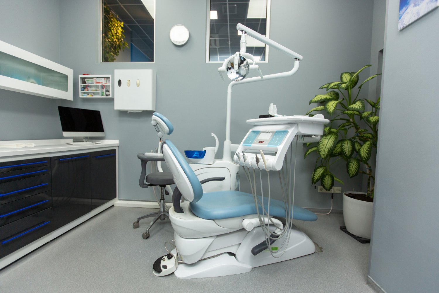 Common Mistakes That Damage Dental Instruments (And How to Avoid Them)